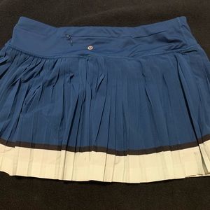 Lululemon pleat to street skirt